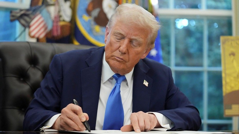 Trump signs executive order