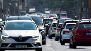 Seven EU countries push Brussels to stick to car emission rules Seven EU countries push Brussels to stick to car emission rules