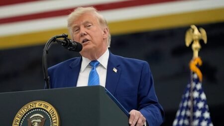 Trump doubles down on Meloni photo comments