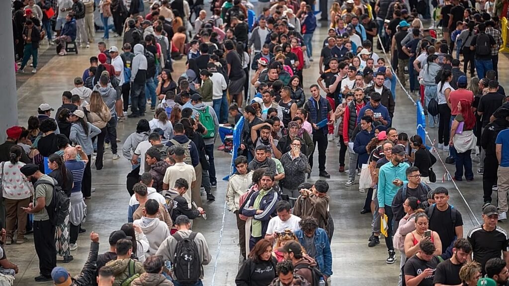 Over 1 million migrants apply for Spain’s mass regularisation, PM says