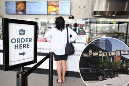 Iconic NYC bagel shop made famous by ‘Seinfeld’ is opening in Chicago