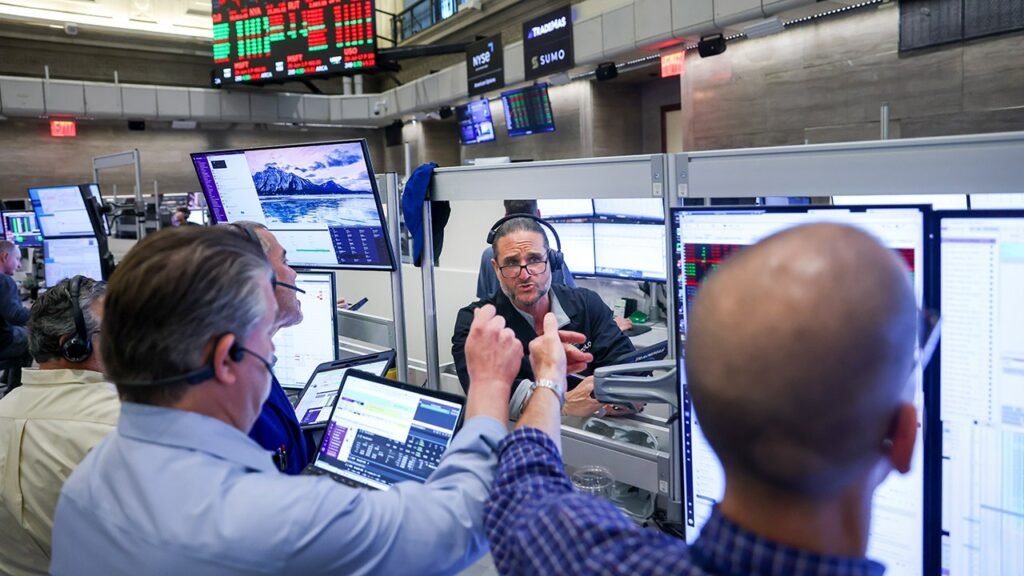 Top CEOs brace for downturn, warn US economy will worsen in next 6 months Top CEOs brace for downturn, warn US economy will worsen in next 6 months