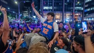 NYPD lifts ban on Knicks watch parties outside MSG for Game 1 of NBA Finals after fans were too rowdy