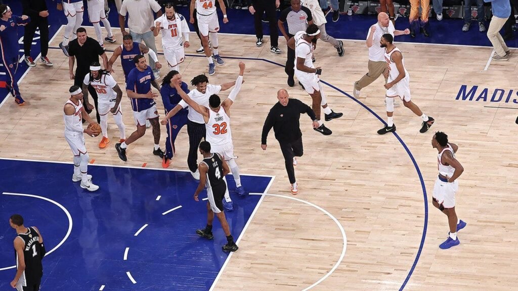 Knicks miraculously overcome 29-point deficit to take commanding 3-1 lead in NBA Finals over Spurs Knicks miraculously overcome 29-point deficit to take commanding 3-1 lead in NBA Finals over Spurs