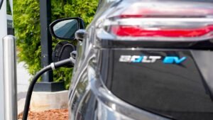 GM letting some EV owners sell electricity back to the US power grid GM letting some EV owners sell electricity back to the US power grid