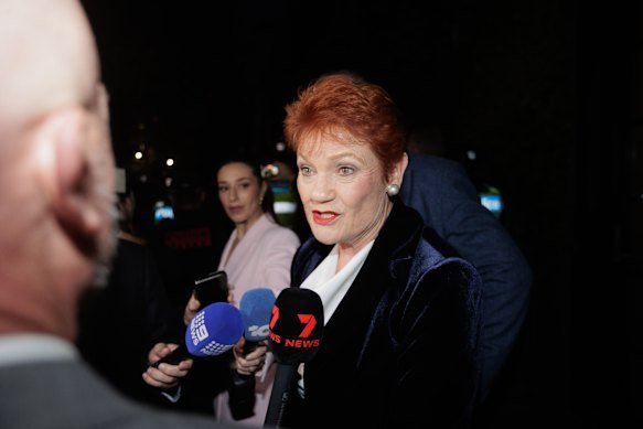 Italian restaurant cancels Pauline Hanson event following protest threats Italian restaurant cancels Pauline Hanson event following protest threats
