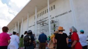 Trump’s name remains on Kennedy Center as appeals court weighs emergency request Trump’s name remains on Kennedy Center as appeals court weighs emergency request