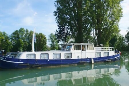 An endless summer on the waterways of France. Life on a riverboat