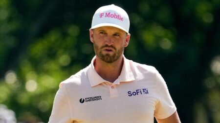 Wyndham Clark trolls Canadian Open crowd with Team USA Jack Hughes jersey, gets showered with boos Wyndham Clark trolls Canadian Open crowd with Team USA Jack Hughes jersey, gets showered with boos