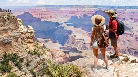 Hikers face urgent Grand Canyon heat warning after teen’s death on popular trail Hikers face urgent Grand Canyon heat warning after teen’s death on popular trail