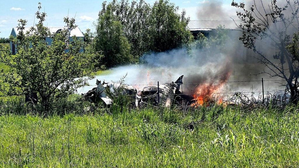 Missouri skydiving plane crash that killed all 12 aboard is a ‘devastating loss,’ company says Missouri skydiving plane crash that killed all 12 aboard is a ‘devastating loss,’ company says