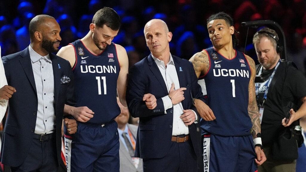 UConn basketball coach floats potential game at White House after UFC event UConn basketball coach floats potential game at White House after UFC event