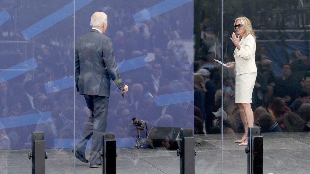 WATCH: Would-be second-term President Biden left searching for family on stage after Obama Center opening WATCH: Would-be second-term President Biden left searching for family on stage after Obama Center opening
