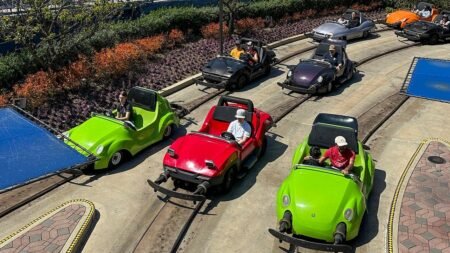 Iconic Disneyland attraction must switch to electric vehicles to comply with blue state’s emissions standards Iconic Disneyland attraction must switch to electric vehicles to comply with blue state’s emissions standards
