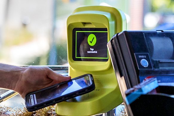 How to use bankcards and smartphones on Melbourne trams starting Sunday How to use bankcards and smartphones on Melbourne trams starting Sunday