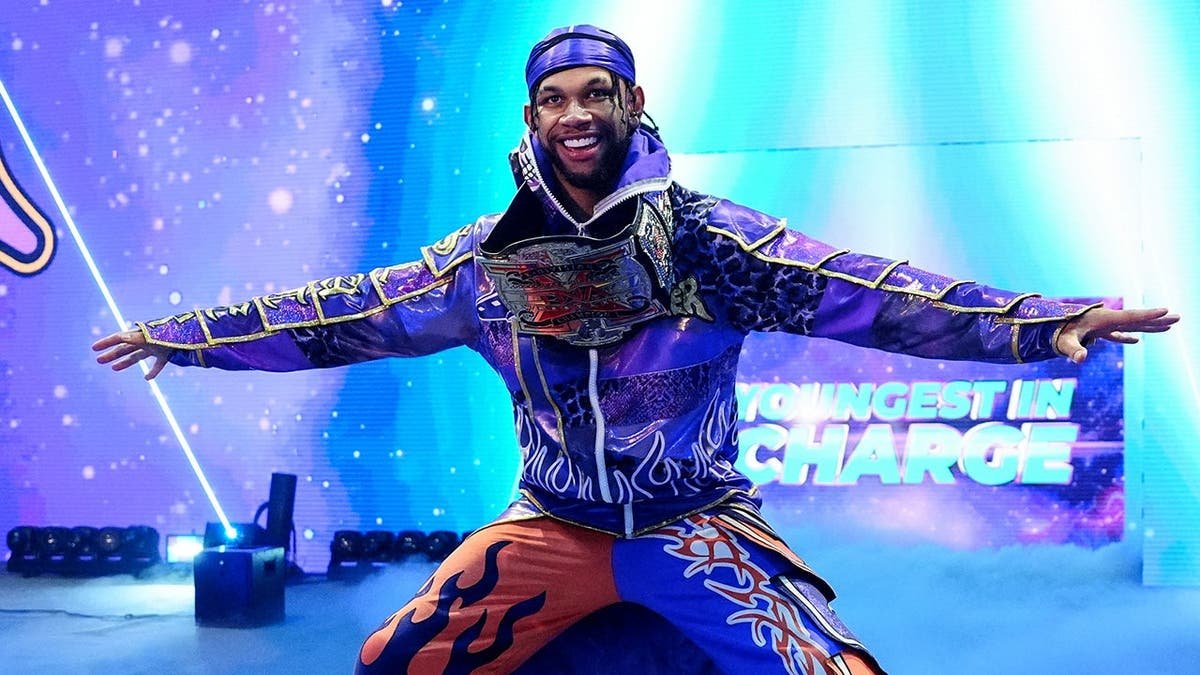 Leon Slater walking to the ring during SmackDown at OVO Arena Wembley