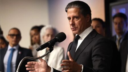Los Angeles schools superintendent Alberto Carvalho resigns amid FBI probe Los Angeles schools superintendent Alberto Carvalho resigns amid FBI probe