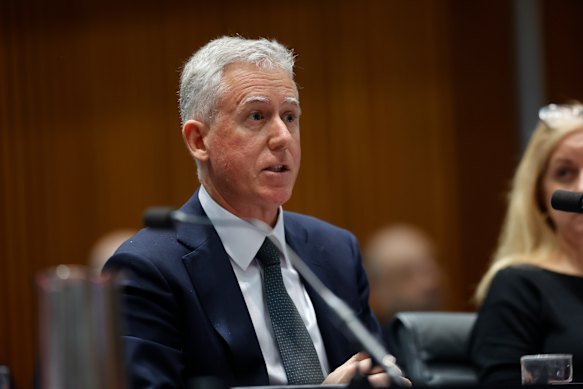 Media adviser David Luff works the phones amid KPMG spill Media adviser David Luff works the phones amid KPMG spill