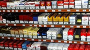 Top tobacco company to cut thousands of jobs