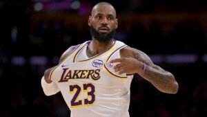 LeBron James tells Los Angeles Lakers he will leave in free agency after eight seasons: report