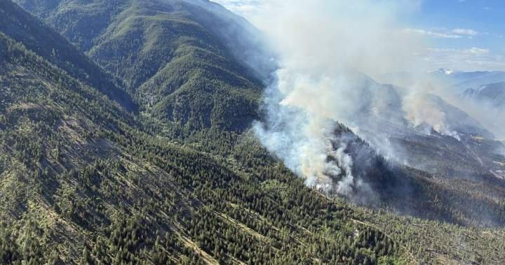Firefighters battling Lytton, B.C., wildfire helped by cooler temperatures Firefighters battling Lytton, B.C., wildfire helped by cooler temperatures