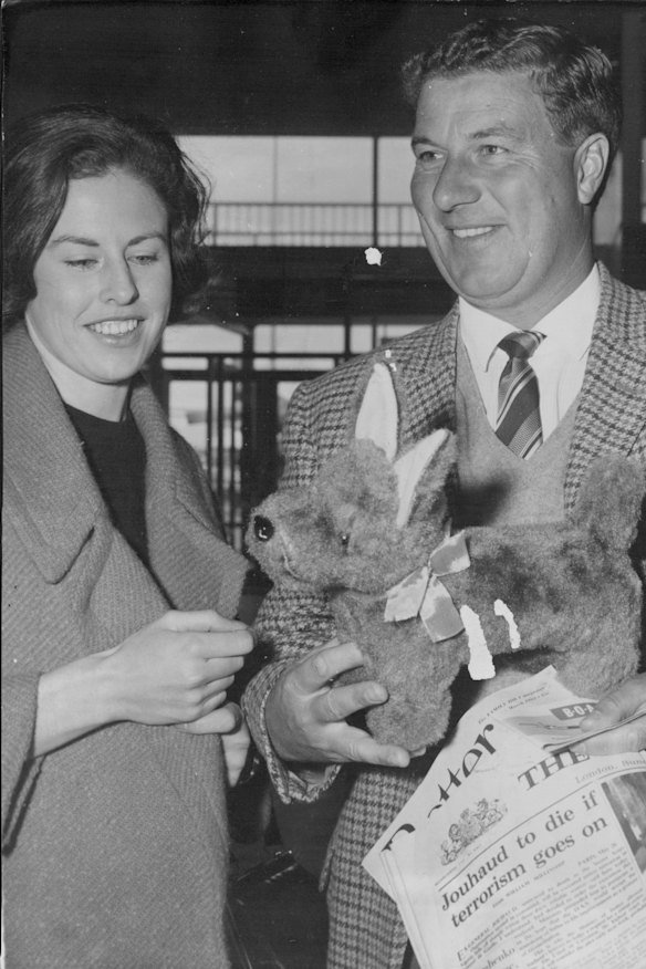 Australian golfing great Peter Thomson and his wife Mary in 1962.