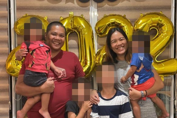 Jessie James Tumaliuan and Czarina Tumaliuan with their four children.