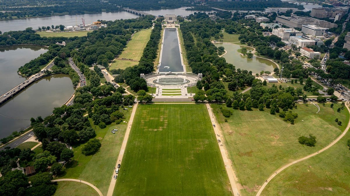 8647 national mall