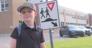 Quebec student’s school-zone safety petition reaches national assembly Quebec student’s school-zone safety petition reaches national assembly
