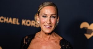 Sarah Jessica Parker Uses the Berry Lip Balm That Shoppers Say Makes Them ‘Look Youthful’ Sarah Jessica Parker Uses the Berry Lip Balm That Shoppers Say Makes Them ‘Look Youthful’