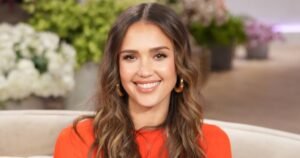 Jessica Alba’s ‘Sweatpant Jeans’ Are The Denim Trend That Feels Surprisingly Comfortable Jessica Alba’s ‘Sweatpant Jeans’ Are The Denim Trend That Feels Surprisingly Comfortable