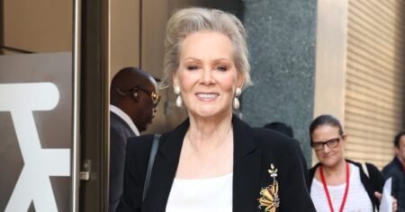 Jean Smart’s Mediterranean-Style Lounge Pants Are Exceptionally Flattering on Women Over 50