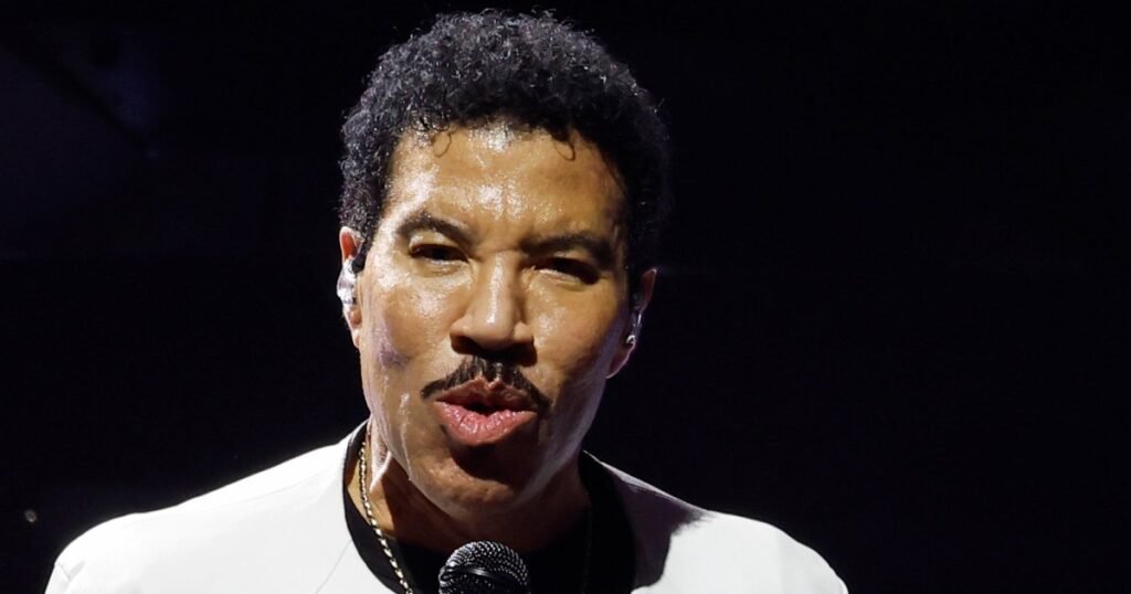 Lionel Richie Cuts Minnesota Concert Short After Falling Ill on Stage on Opening Night of Tour