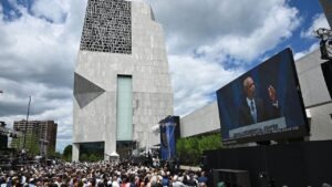 Obama Center’s opening ceremony ridiculed for far-left ritual before star-studded show