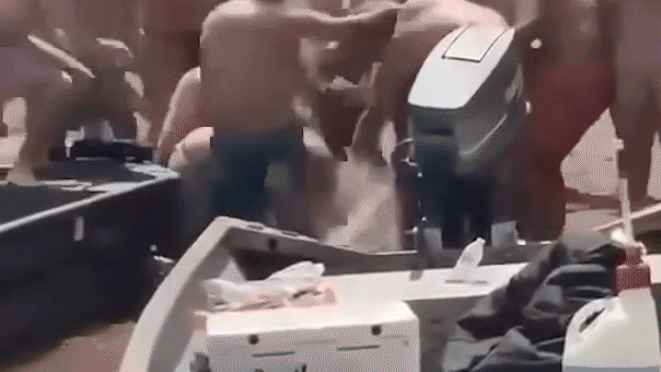 WATCH: Boozy boaters unleash wild riverfront brawl as fists fly at popular South Carolina sandbar WATCH: Boozy boaters unleash wild riverfront brawl as fists fly at popular South Carolina sandbar