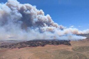 3 firefighters killed, 2 injured fighting raging, uncontained blaze on Utah-Colorado border