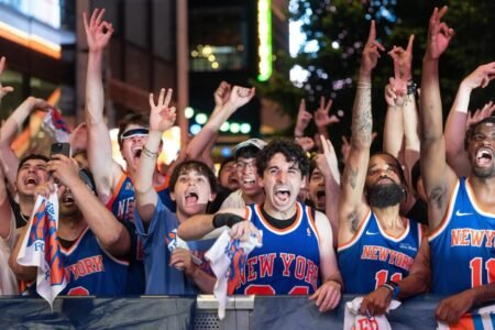 Knicks fans go insane after first NBA Finals win in 53 years — with jam-packed street party Knicks fans go insane after first NBA Finals win in 53 years — with jam-packed street party