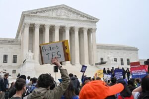 Supreme Court rules Trump can remove deportation protection from Haitians, Syrians