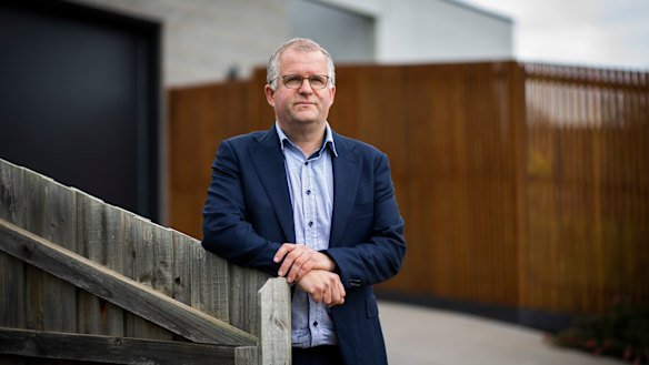 Staff have been left in the dark about the departure of Deakin University vice chancellor Iain Martin.