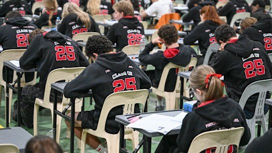 Australian school students are abandoning language learning. 