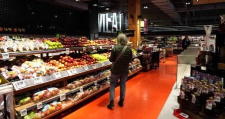 Ottawa aims to cut grocery bills with .2B food security strategy