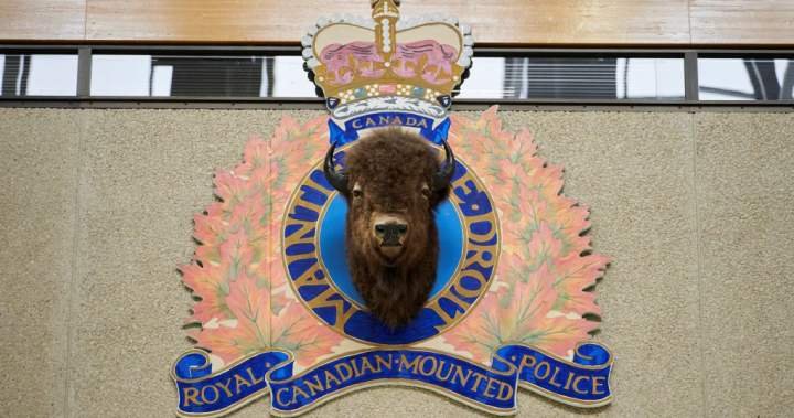 Man dead, boy seriously injured in collision with semi-truck south of Winnipeg Man dead, boy seriously injured in collision with semi-truck south of Winnipeg