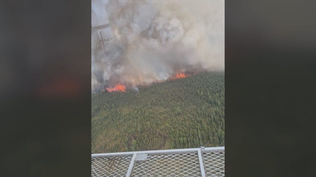 Growing wildfires in northern Manitoba prompt evacuations