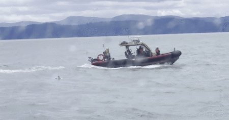 B.C. couple who saved 3 people after boat sinking say ‘wear your life-jacket’