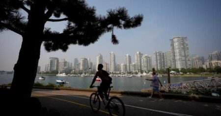Metro Vancouver outside workers’ strike called off as mediated talks to begin Metro Vancouver outside workers’ strike called off as mediated talks to begin