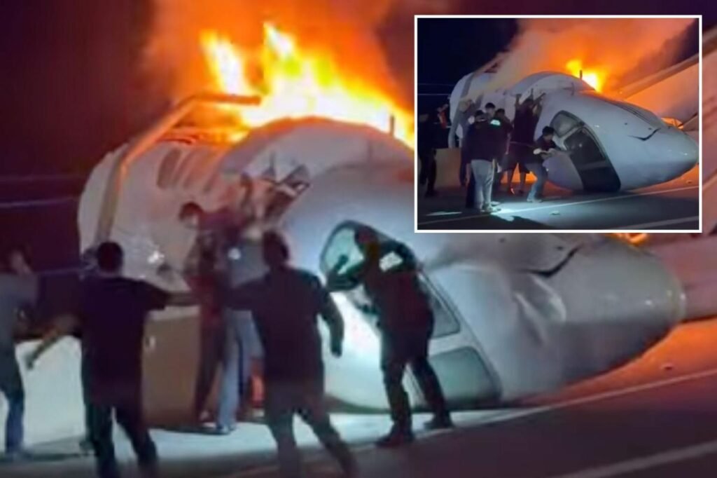 1 killed after plane crashes on Texas highway, crews rush to rescue people 1 killed after plane crashes on Texas highway, crews rush to rescue people
