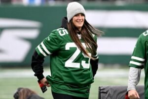 Jets super fan who attempted 100K field goal returning to MetLife with World Cup tickets