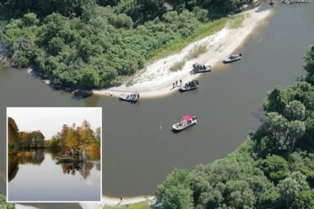 2 dead and 1 missing after airboat capsizes in Florida river 2 dead and 1 missing after airboat capsizes in Florida river