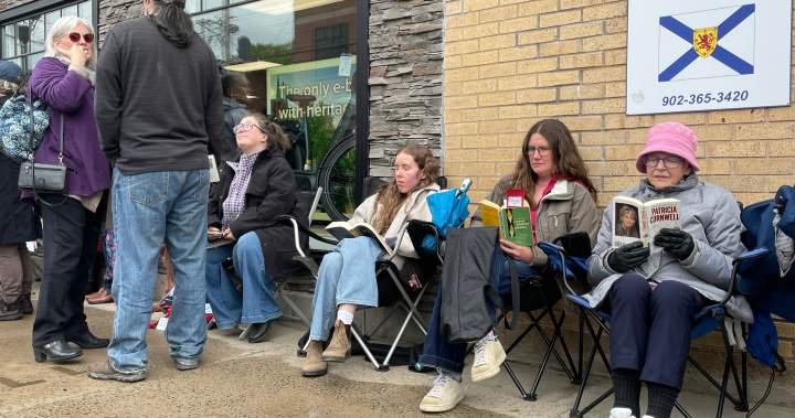N.S. library users hold ‘read-in’ to protest closures, MLA says anger misdirected N.S. library users hold ‘read-in’ to protest closures, MLA says anger misdirected