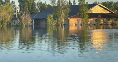 ‘Significant’ flooding leaves western Manitoba town sandbagging homes, businesses ‘Significant’ flooding leaves western Manitoba town sandbagging homes, businesses